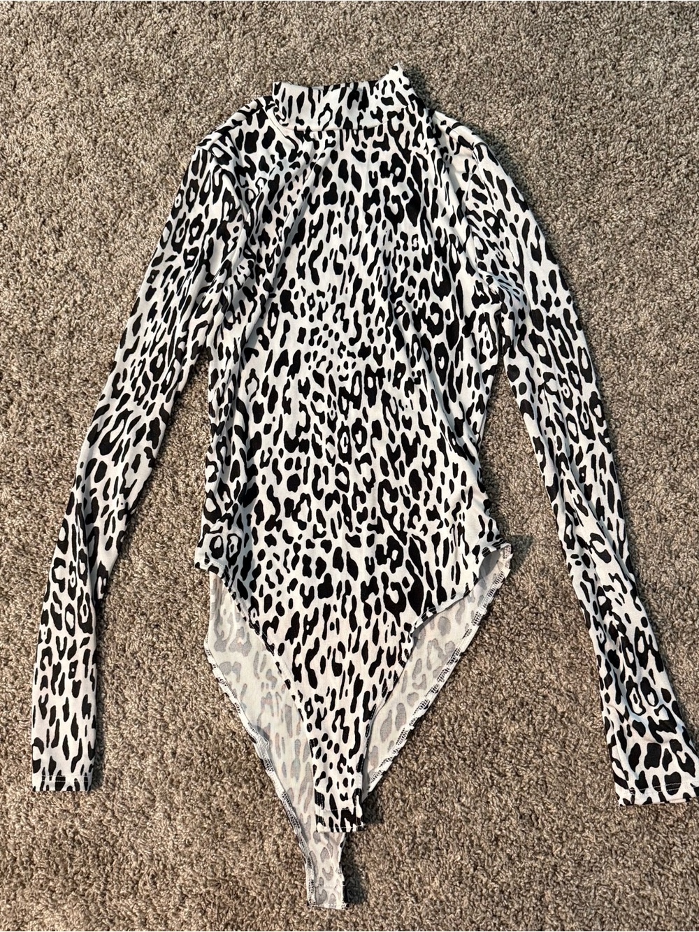Forever 21 Black & White Leopard Print Long Sleeve Bodysuit